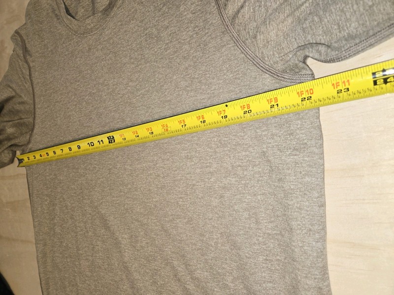 Lululemon Mens long-sleeve performance crewneck size L heathered taupe/tan gallery