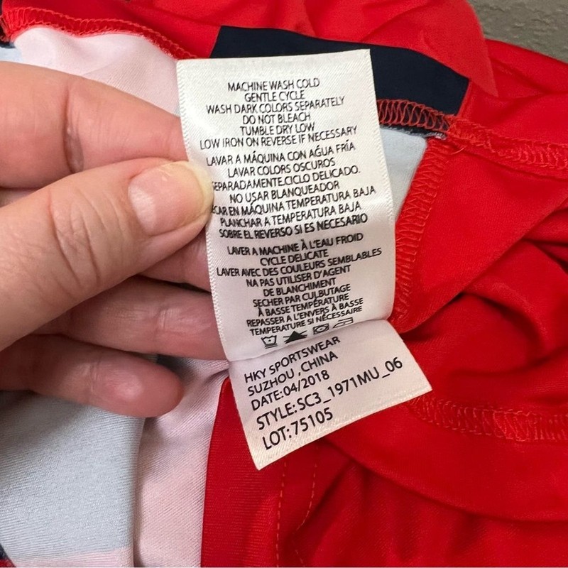 FC BAYERN MUNCHEN Men’s Size M Red Short Sleeve Crew Neck Activewear Tee gallery