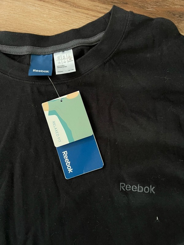 Reebok Relaxed Fit Men's M Black Long Sleeve Crew Neck Polyester Logo Tee gallery