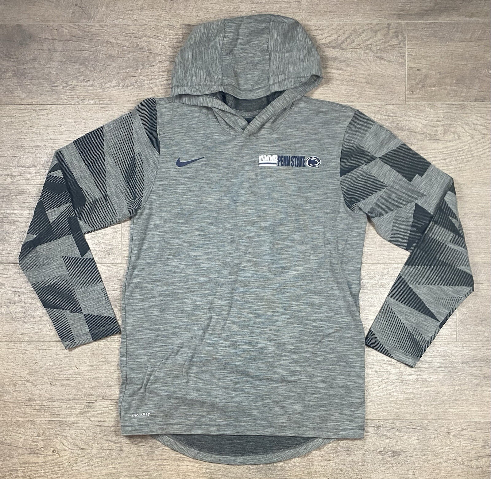 The Nike Tee Dri-Fit Penn State Hooded Shirt Long Sleeve Men’s Small gallery