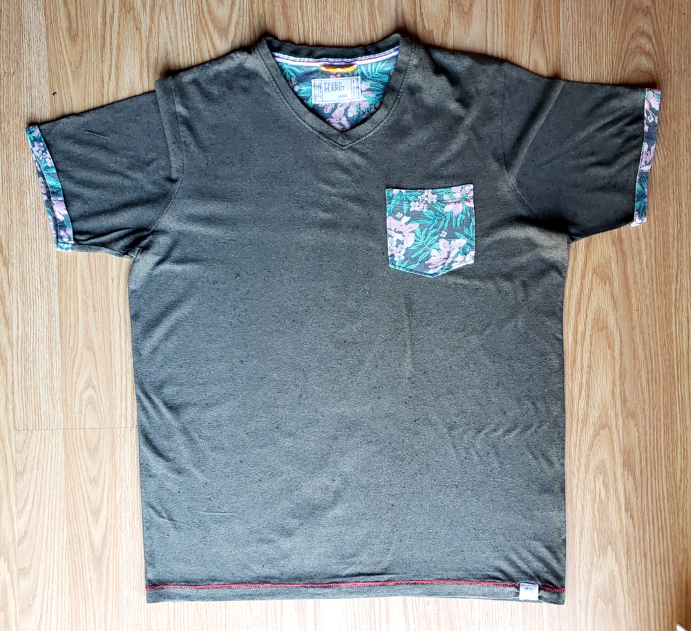FREE PLANET Men's TEE SHIRT Size Small Short Sleeves Olive Green Cotton V-Neck