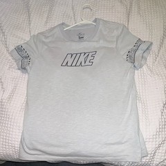 Nike The Nike Tee Dri-FIT White Graphic Logo Crew Neck Short Sleeve T-Shirt L