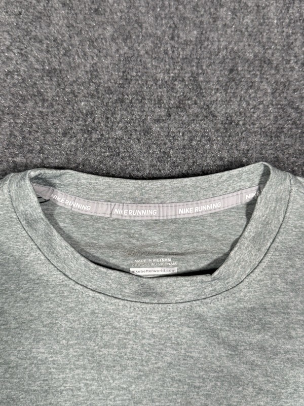 Nike Pro Training Shirt Mens Small Gray Gym Hiking Running Stretch Swoosh EUC gallery