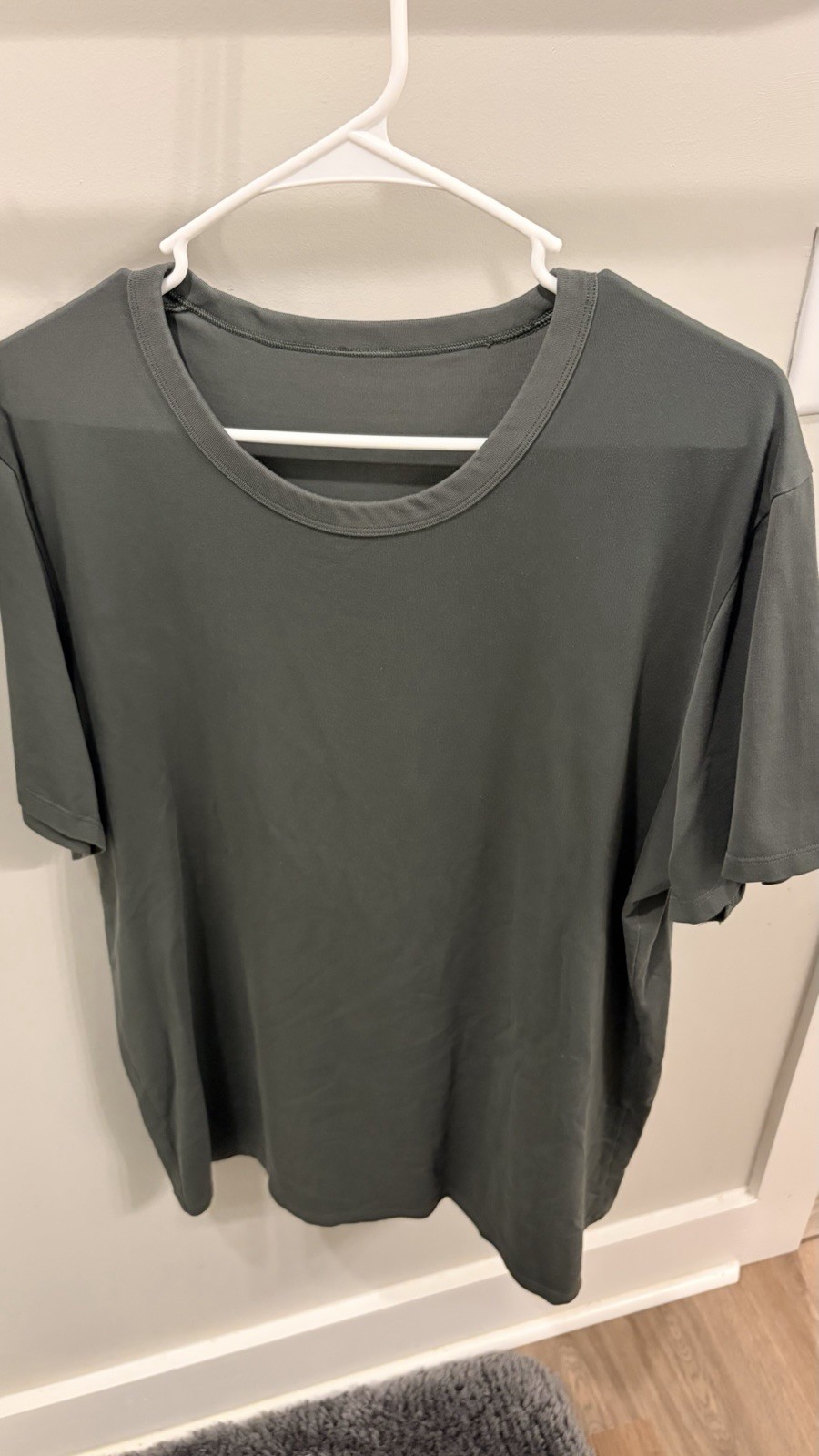 x4 Lululemon Fundemental T Shirts Sz. Large gallery