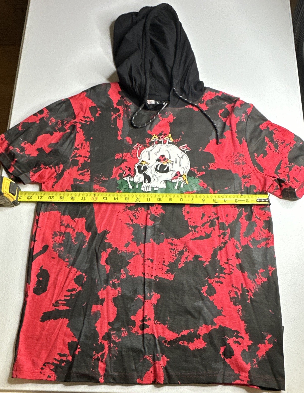 Men’s Hooded Pullover T-Shirt L Red/Black Camo Skull Graphic Short Sleeve gallery