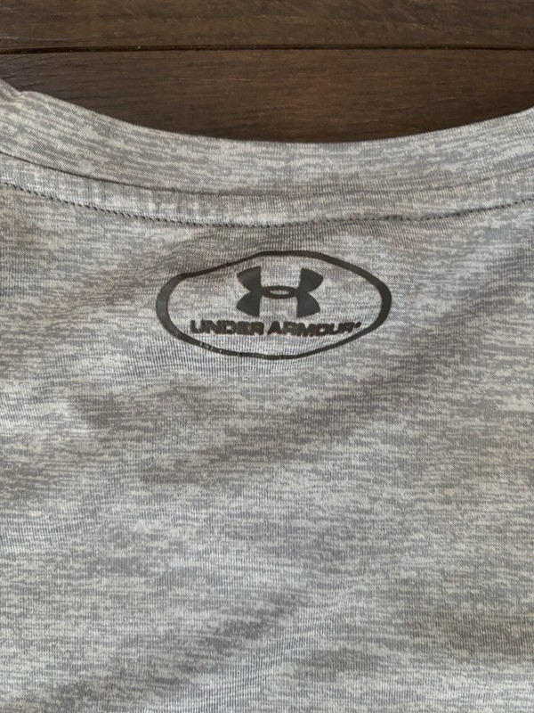 Under Armour HeatGear Men’s Small Gray Heather V-Neck Loose Fit Athletic Shirt gallery