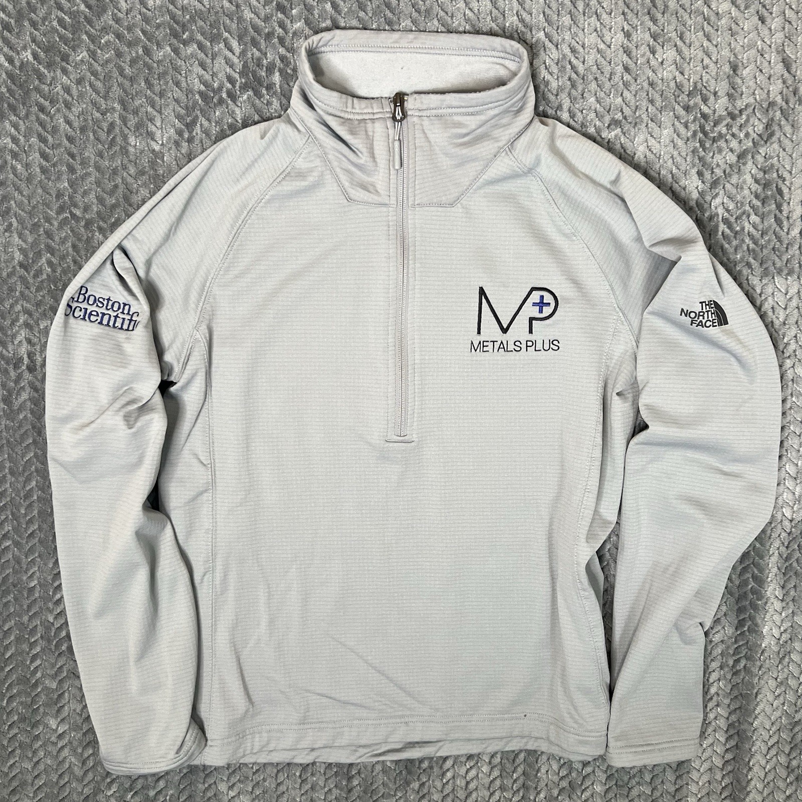 The North Face 1/4 Zip Pullover Mens Medium Gray Grid Fleece Company Logo gallery