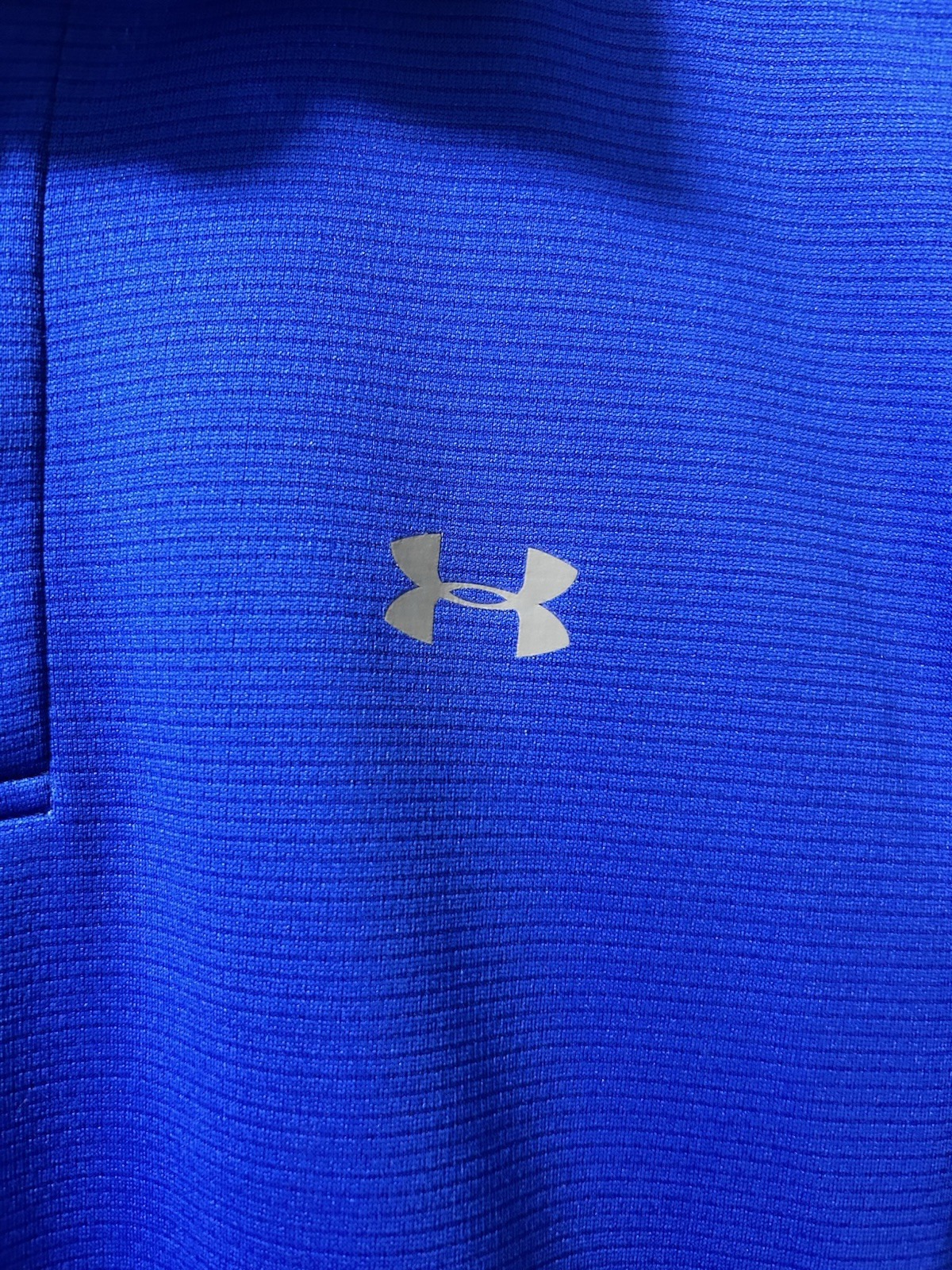 Under Armour 3 Button Collared Pull Over Medium Blue Shirt PreOwned gallery