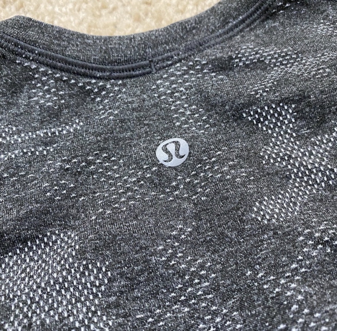 Lululemon Metal Vent Tech Men's L Gray/Black Crew Neck Camo Mesh Tee Stretch gallery