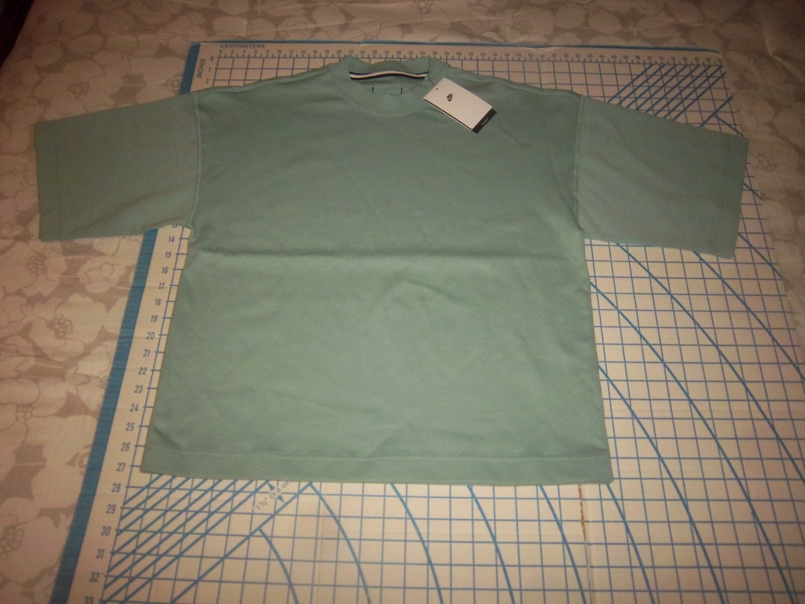 MENS XSMALL THICK NIKE OVERSIZED CASUAL CREWNECK SHIRT - NWT gallery