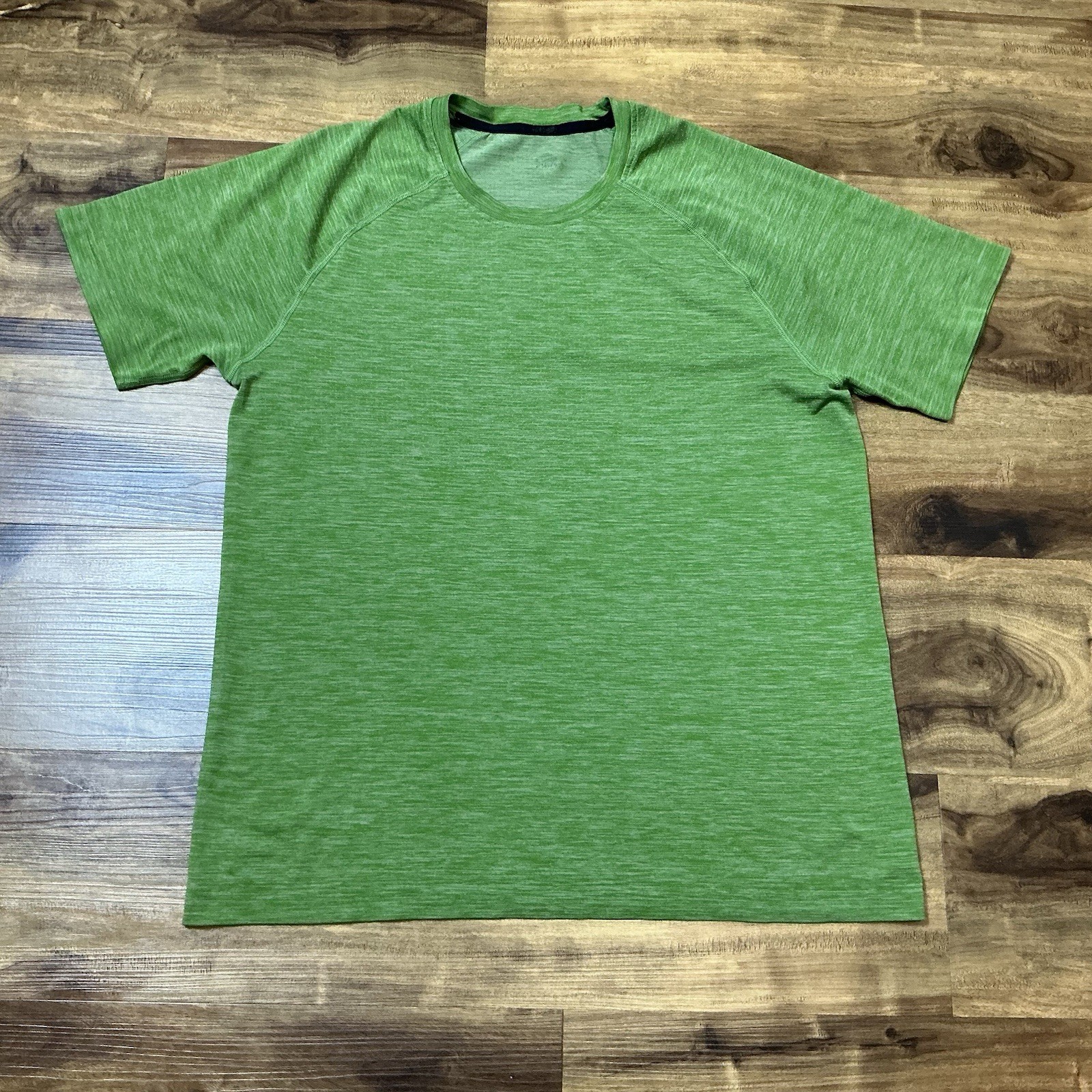 RHONE Mens Reign Tech Performance T-Shirt LARGE Green Short Sleeve gallery