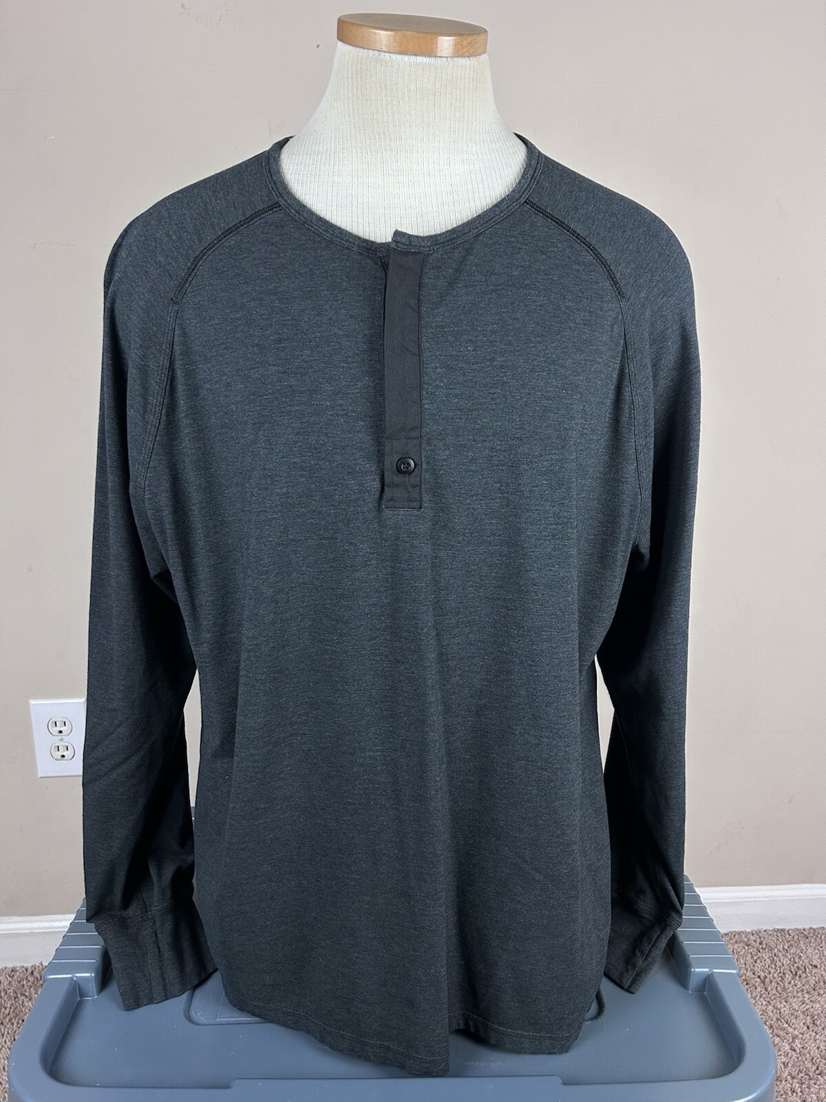 Lululemon Dark Gray Henley Shirt Long Sleeve Men’s SEE MEASUREMENTS gallery