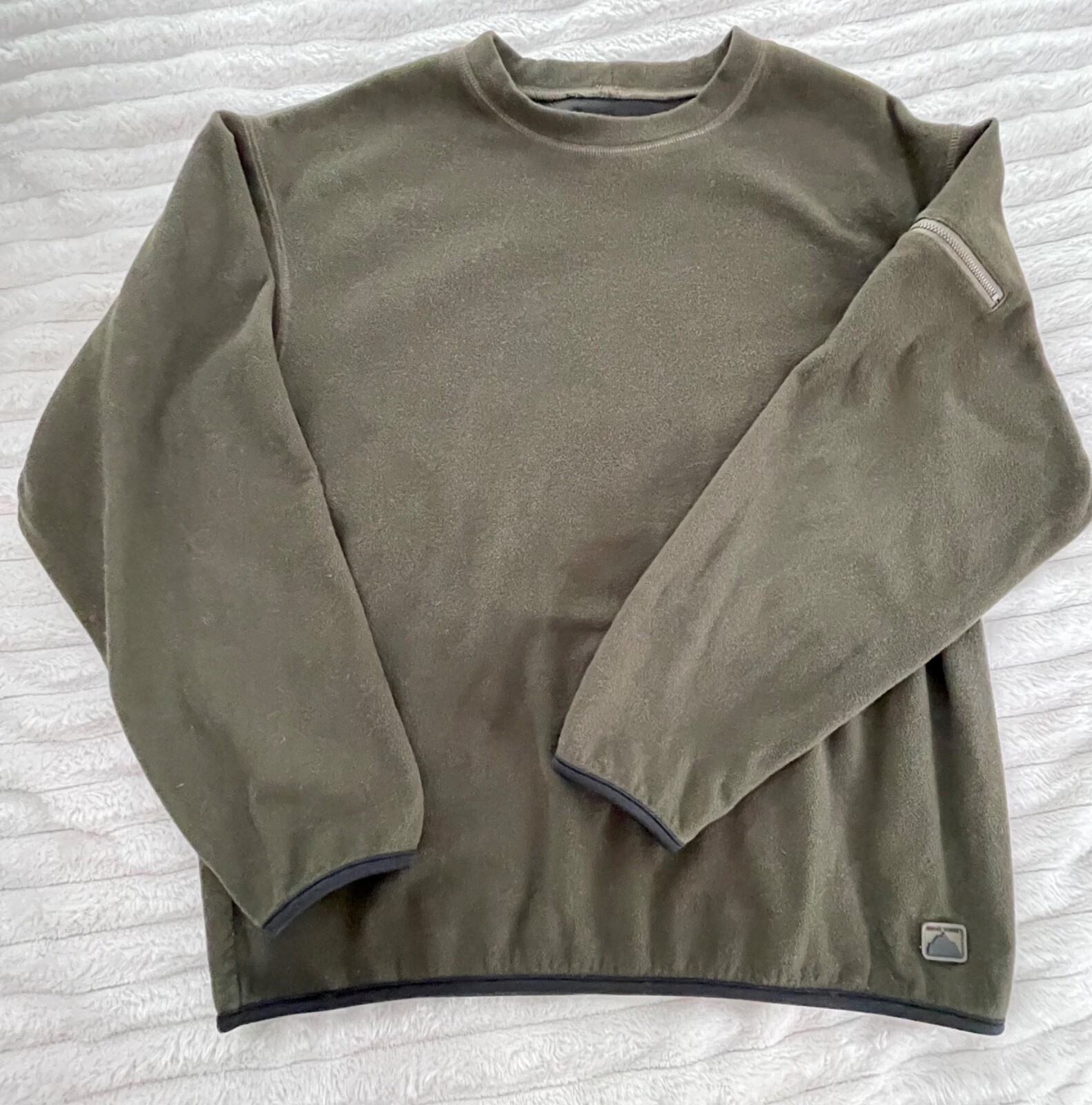 Eddie Bauer Long-Sleeve Crewneck Fleece Shirt. Olive Green w Black Trim. Mens S gallery