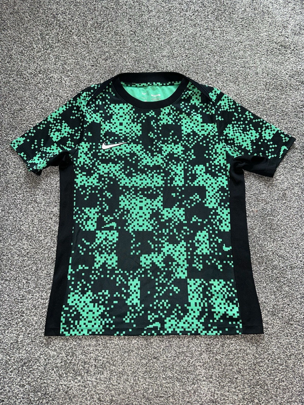Nike Dri-Fit T-Shirt Mens Size Medium Green Black Short Sleeve Minecraft G7 gallery