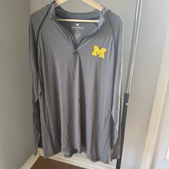 Colosseum Athletics Men’s XXL Gray 1/4 Zip Mock Neck Pullover Michigan Logo