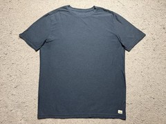 Vuori Strato Tech Shirt Mens Medium Blue Short Sleeve Lightweight Jersey V126