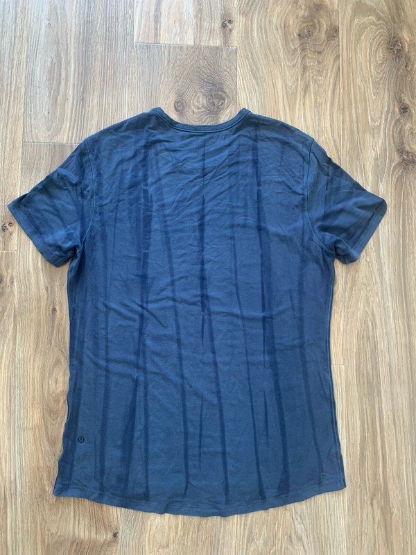 Lululemon 5 Year Basic Crew Neck T-Shirt Mens Size Large Tie Dye Blue Tee gallery