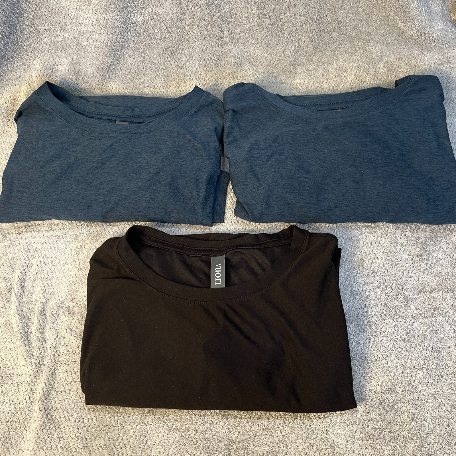 Vuori Strato Tech Tee black and blue lot of 3 Mens Size L gallery