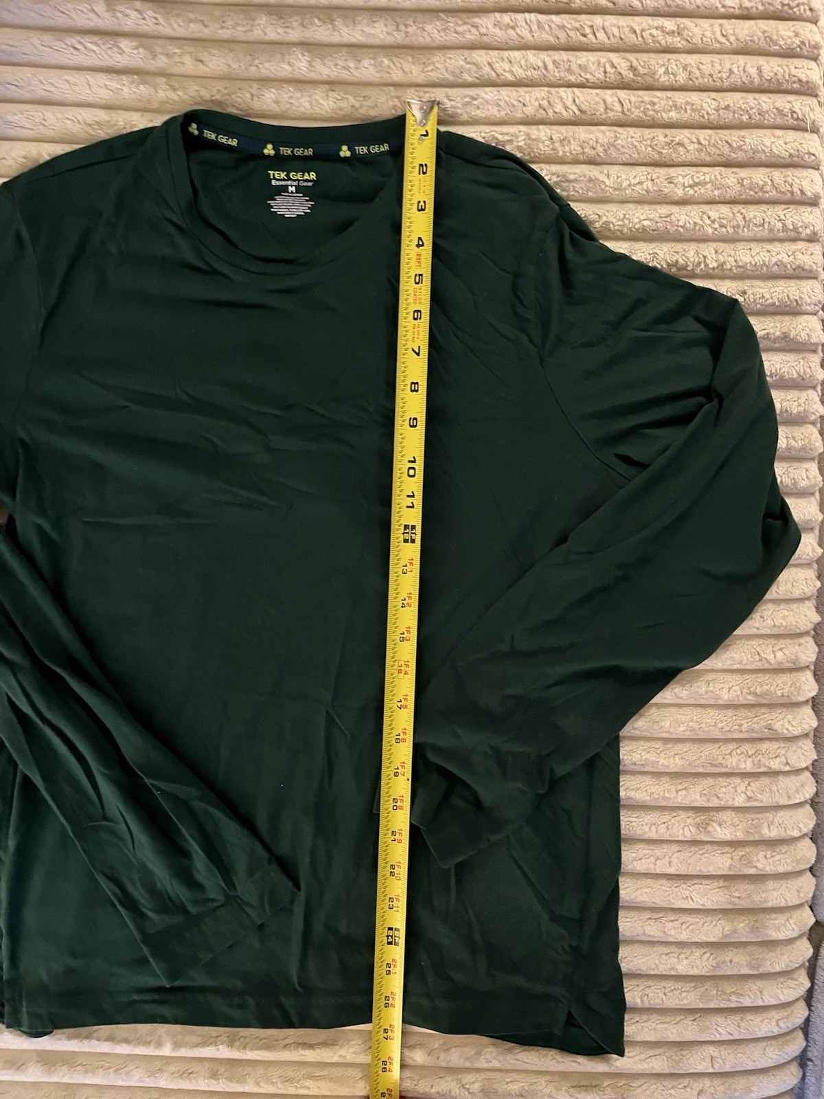 Tek Gear Essentials Men’s Long Sleeve Performance Shirt Green Size Medium gallery