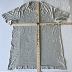 Lululemon Shirt Men’s Large Light Gray Short Sleeve Gym Running Metal Vent Tech