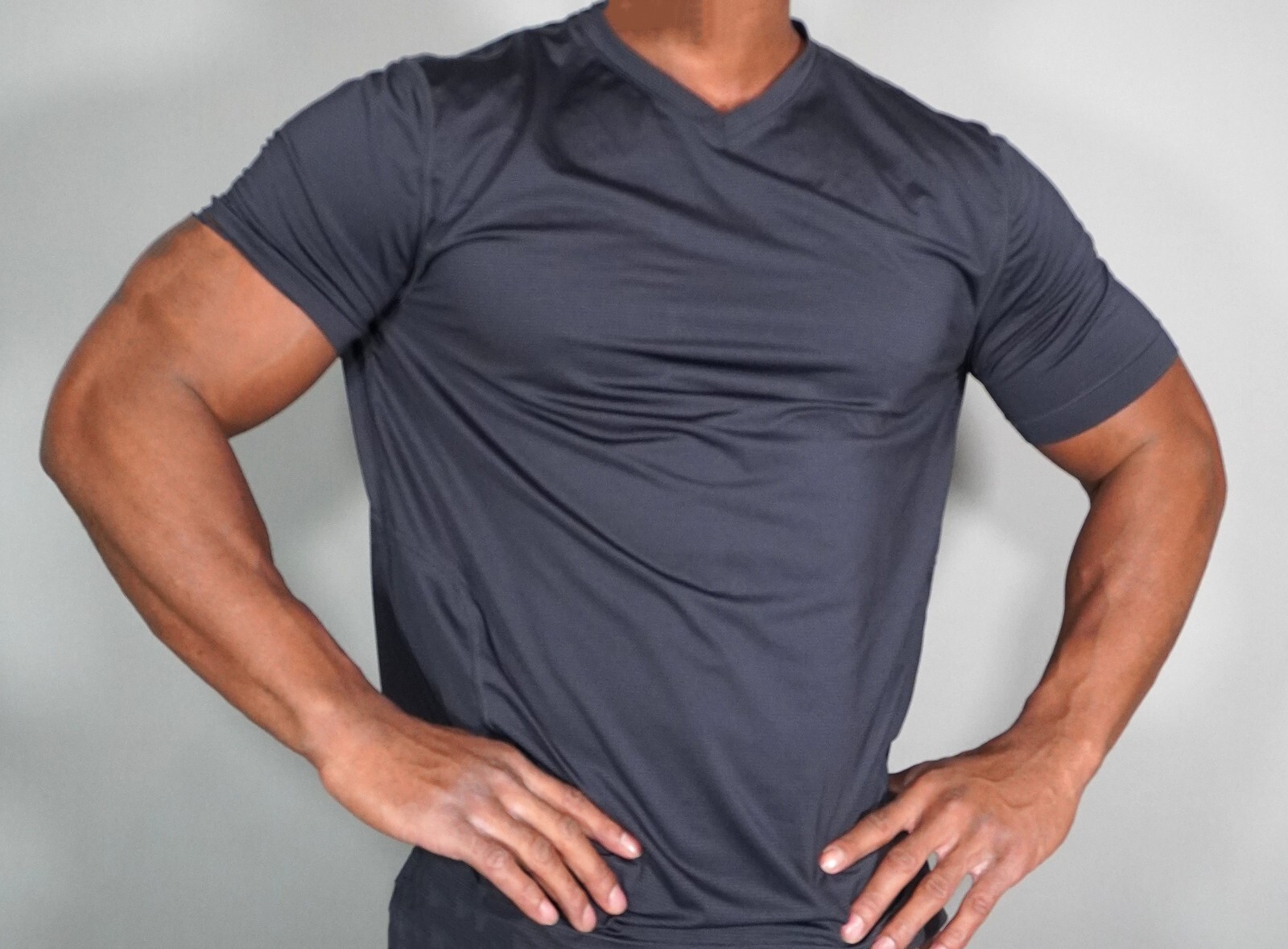 MEN'S DARK GRAY ATHLETIC SHIRT SIZE XL gallery