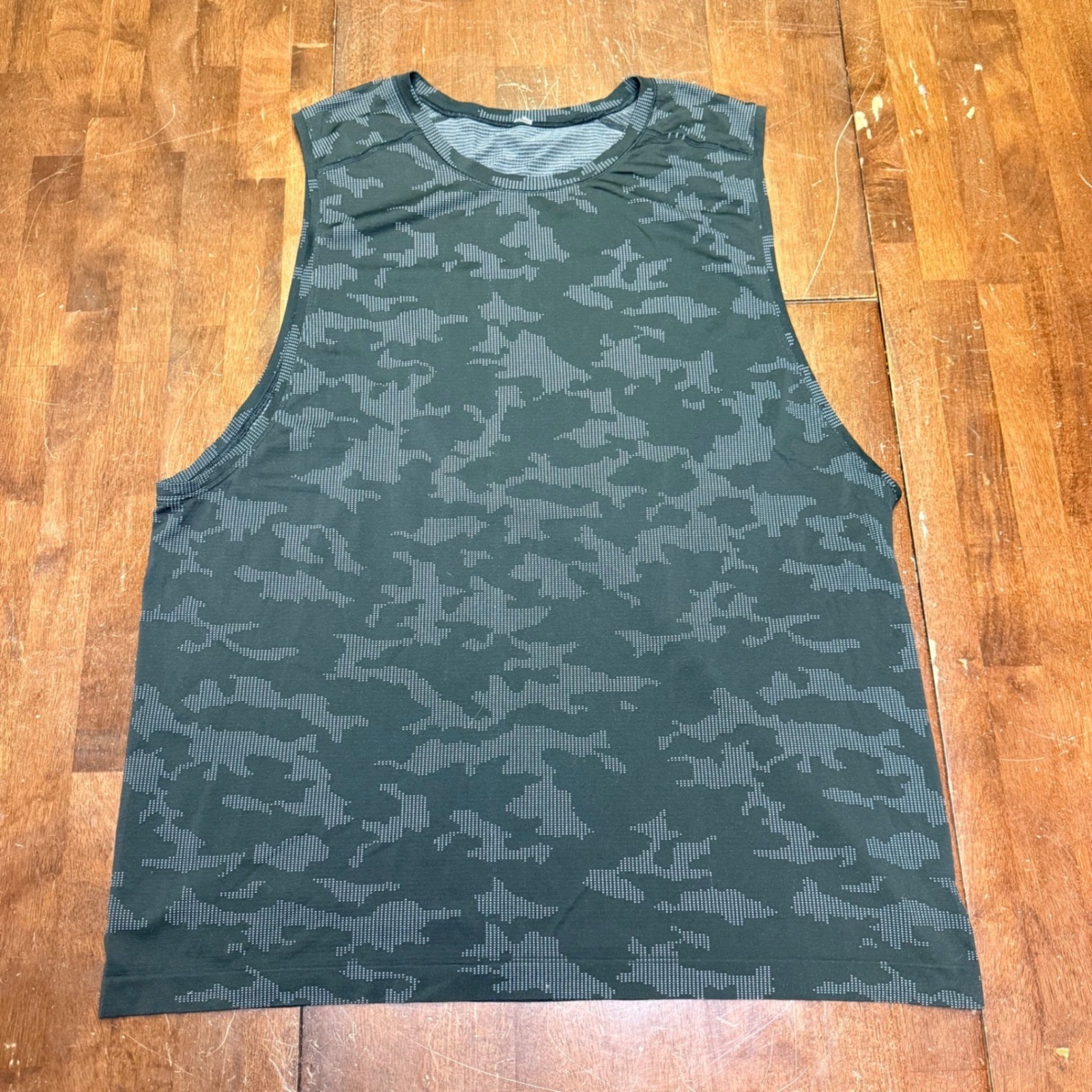 Lululemon Camo Metal Vent Tech Sleeveless Mens XXL Gray camouflage Muscle Tank gallery