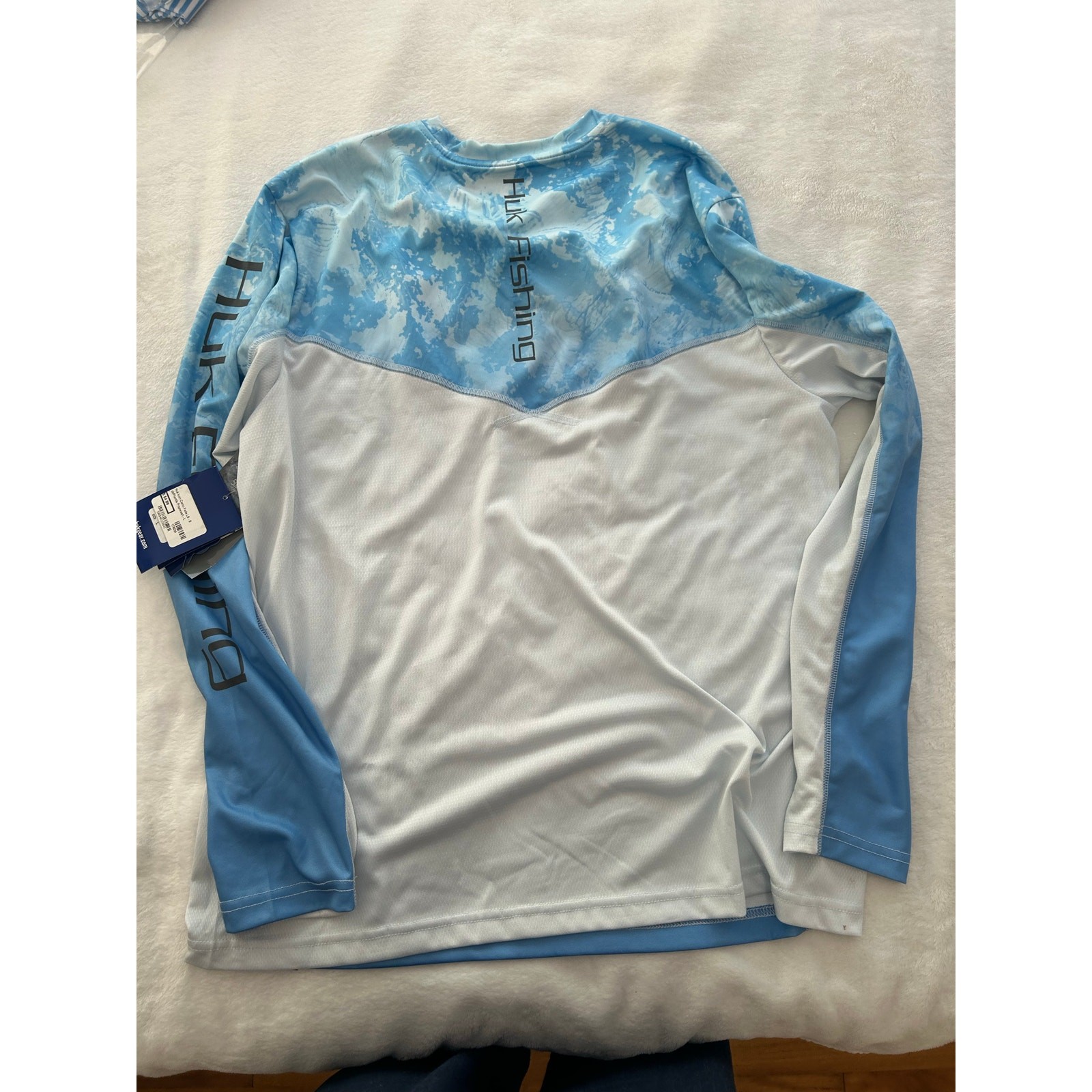 Huk Performance Shirt Long Sleeve Men Large Blue White NWT Lightweight Quick Dry gallery