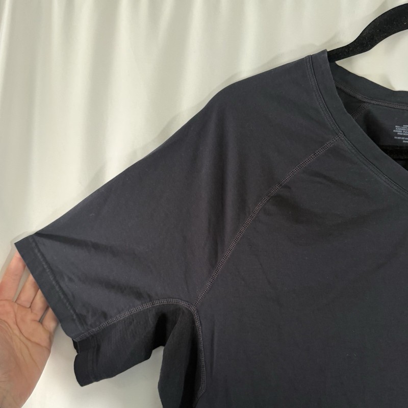 Under Armour Shirt Men's 3XL Black Short Sleeve Vneck Breathable Compression gallery