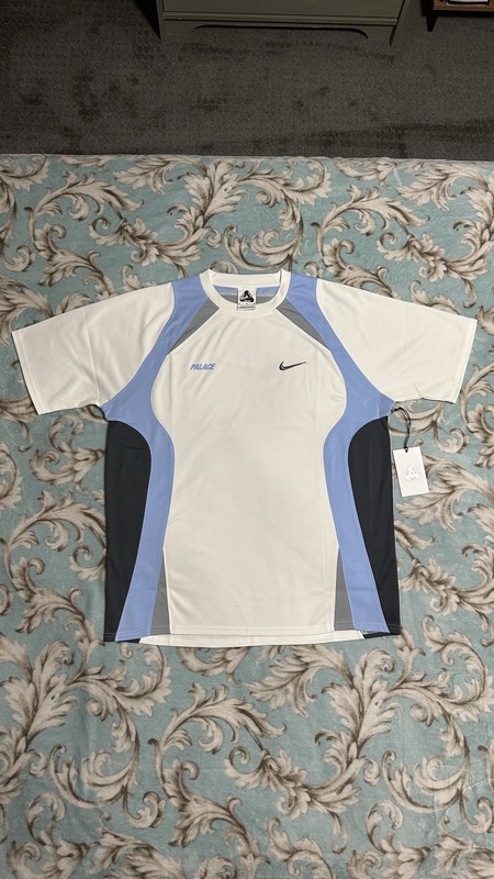 PALACE NIKE JERSEY (WHITE) (MEDIUM) SS26 TRI-FERG STELLA ARTOIS T-SHIRT gallery