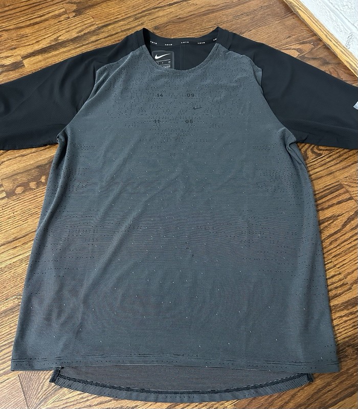 Nike Tech Pack Knit Running Short Sleeve Shirt Grey CJ5731-010 Size Small gallery
