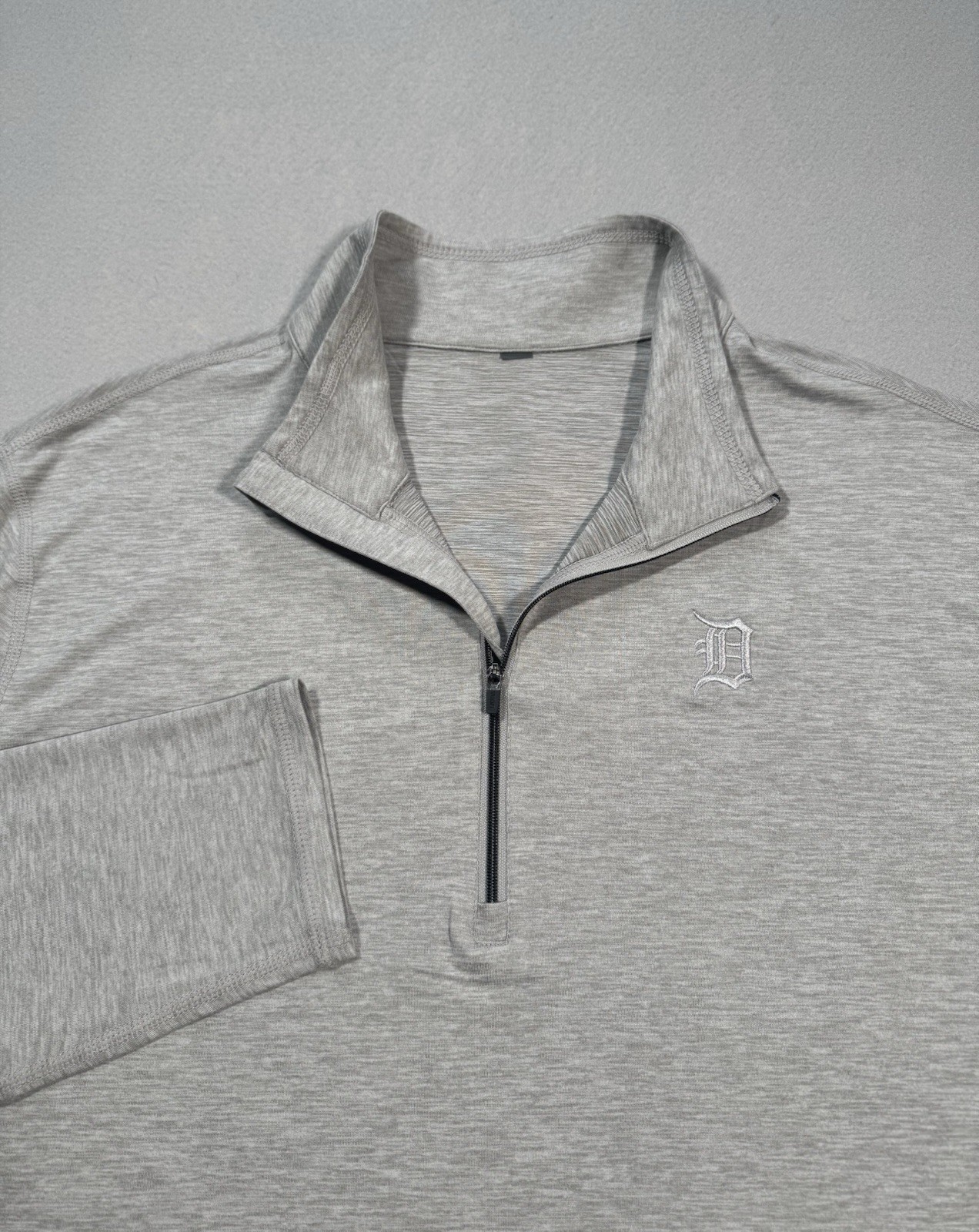 Vuori Pullover Mens XL Gray Ease Performance 1/2 Zip 2.0 Detroit Tigers MLB gallery