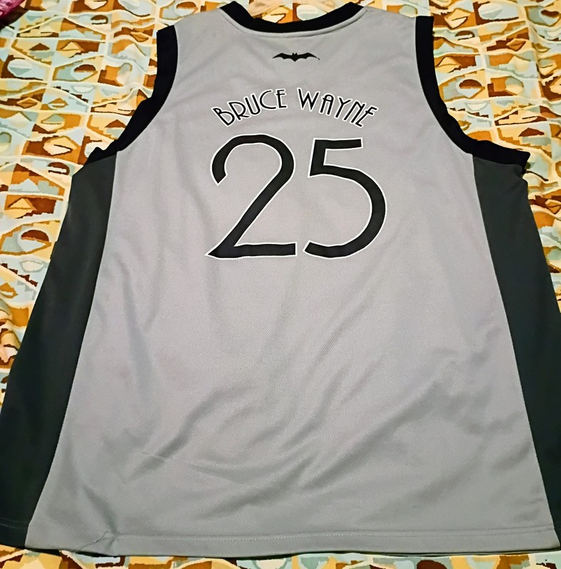 Lootwear Batman TAS Men's Mesh Jersey Tank V-Neck Gray/Black 3XL gallery