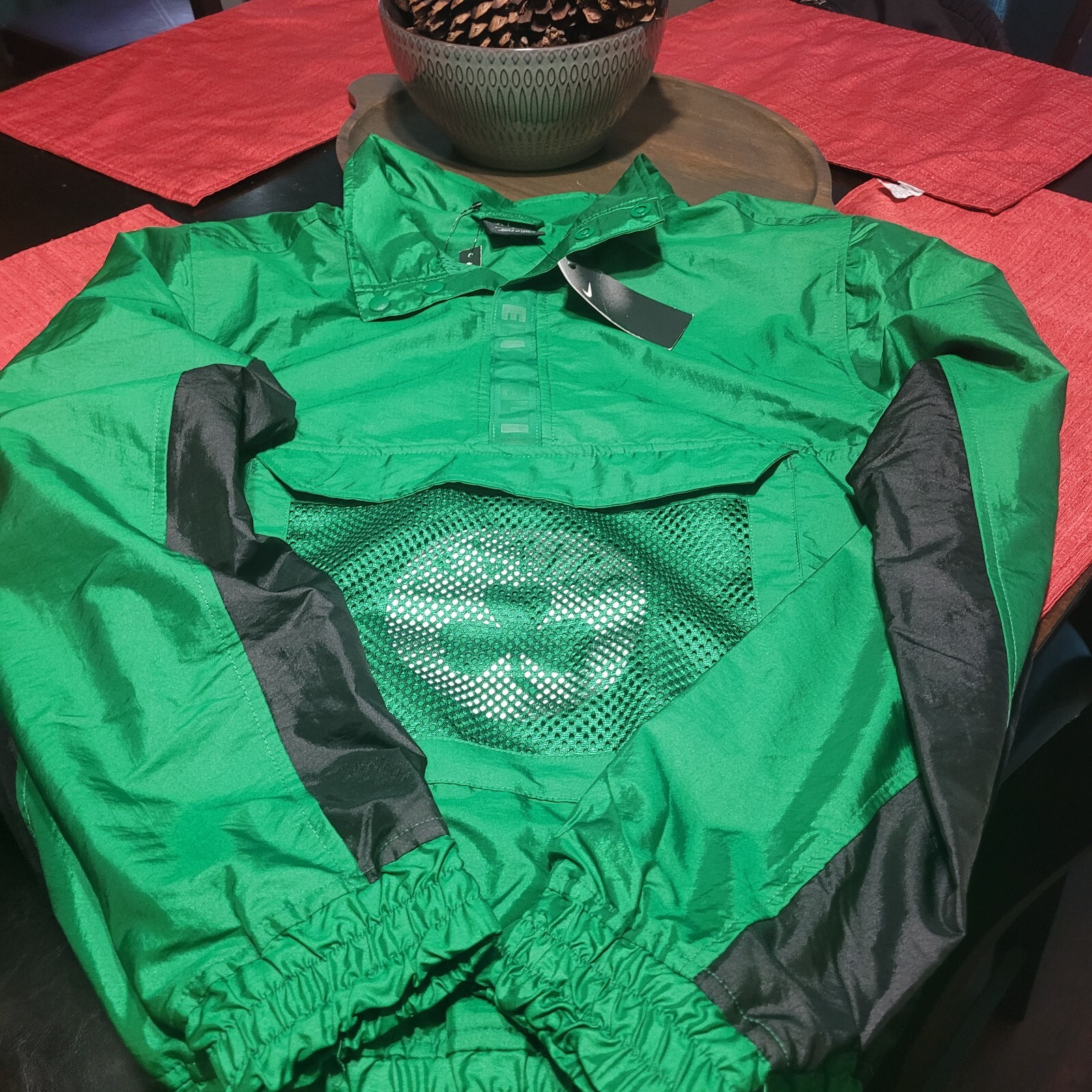 NWT Boston Celtics Nike 1/2 Button Nylon Jacket Pullover Mens Small gallery