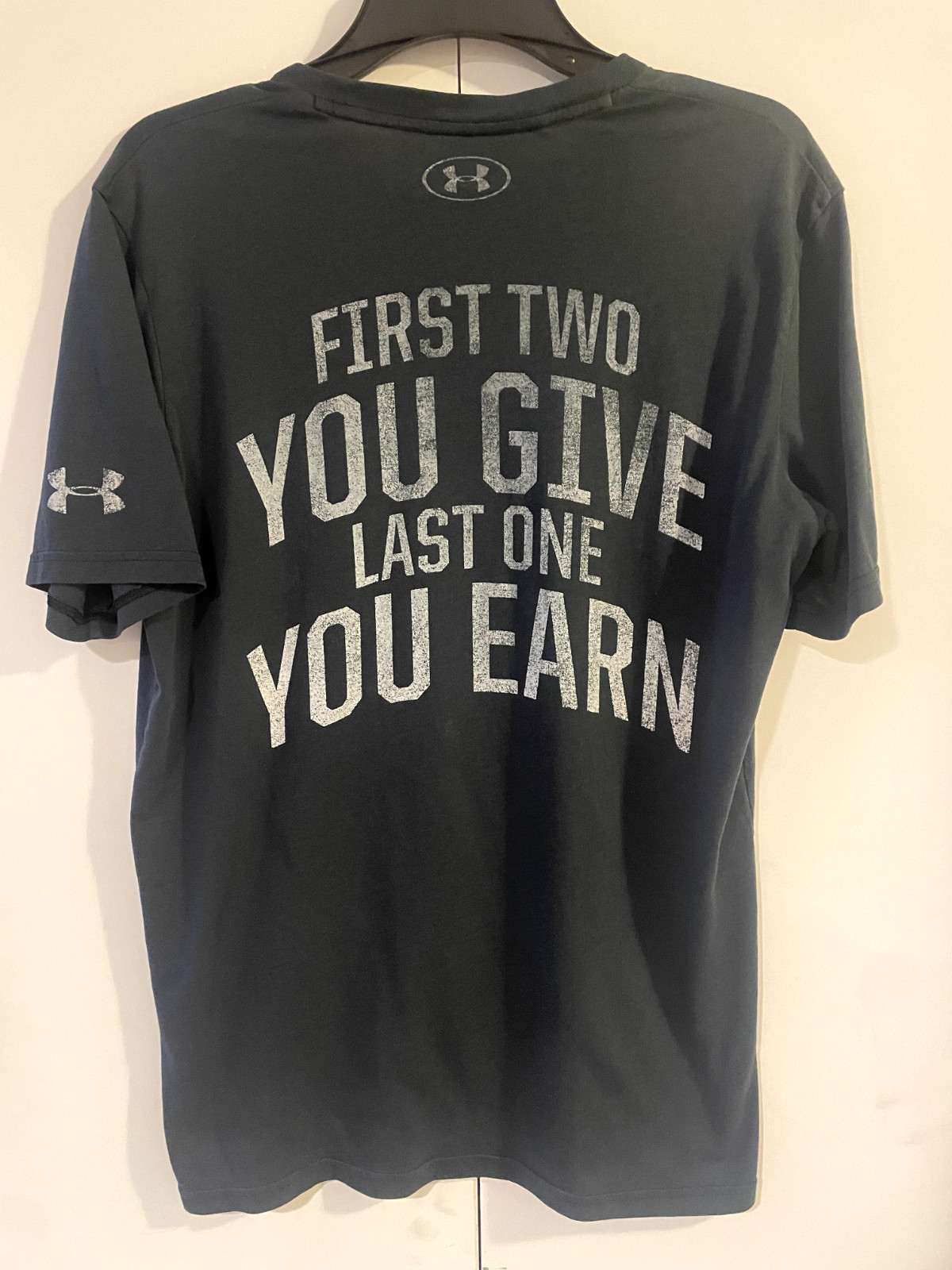 Under Armour Project Rock Blood Sweat Respect Gym Loose T Shirt - Size Medium M gallery