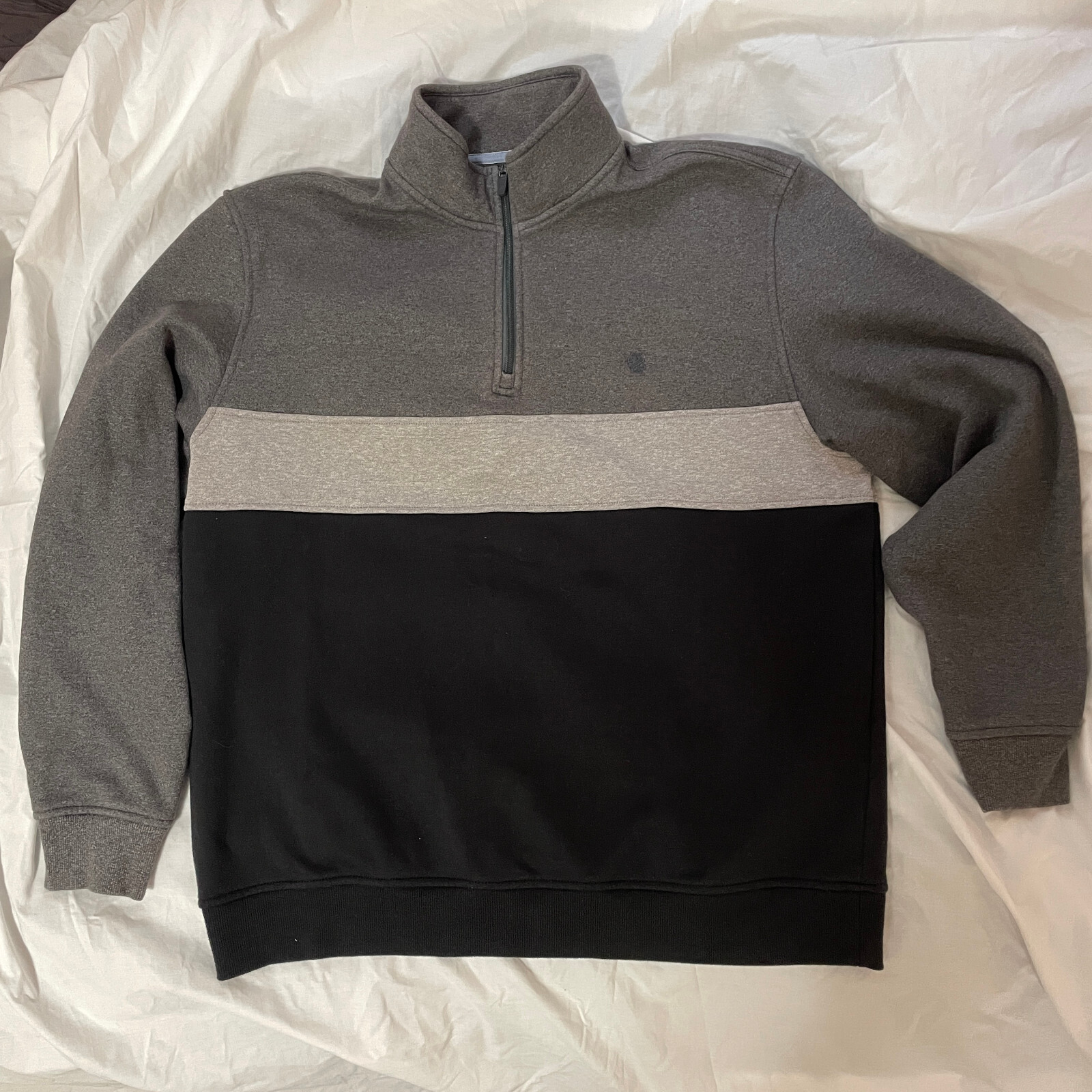 Men's Sz XL IZOD Advantage Performance Stretch 1/4 Zip Colorblock Black and Gray gallery