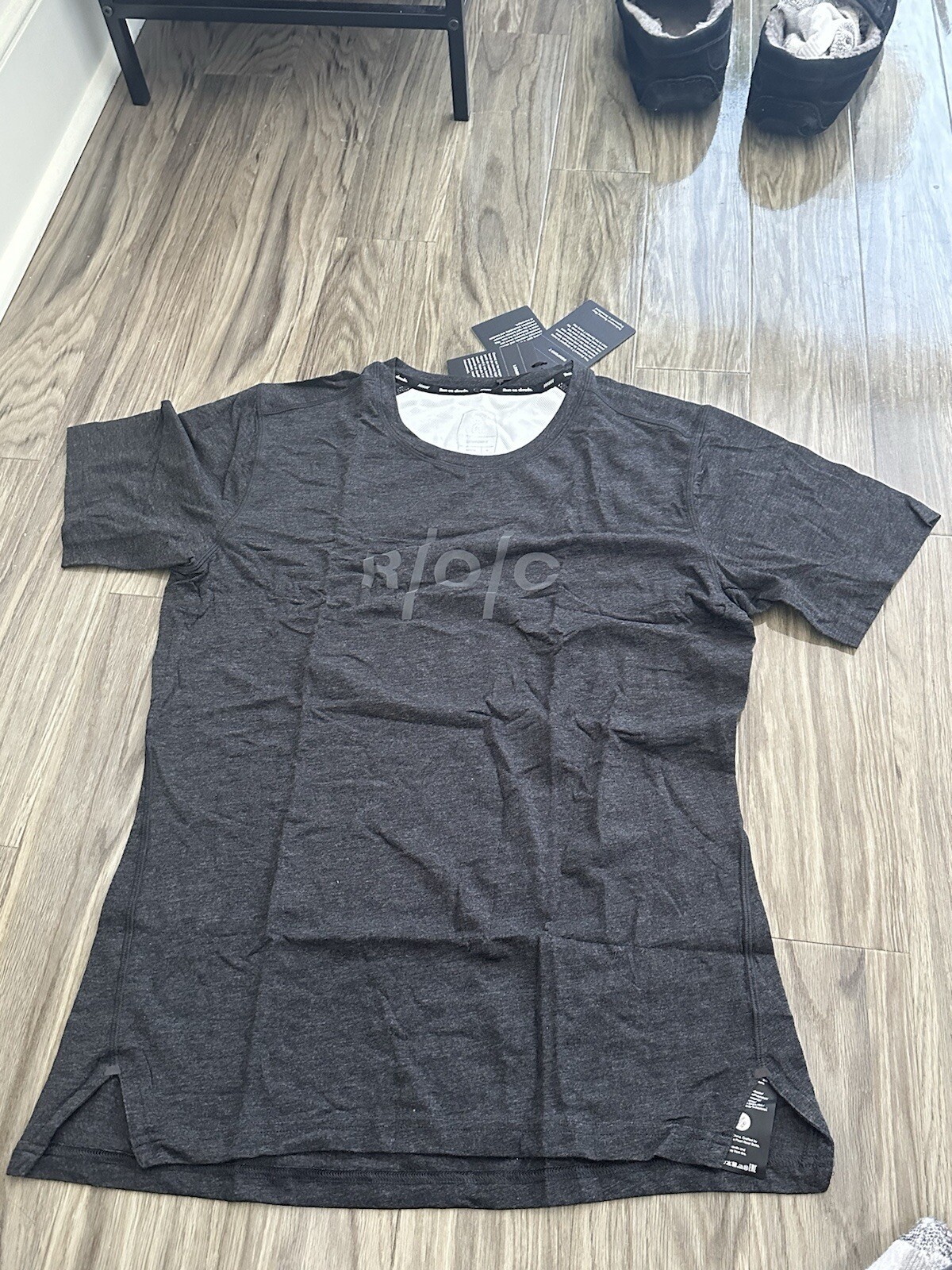 ON CLOUD COMFORT SHIRT MEN S BLACK RUNNING SWISS ENGINEERING REFLECT NWT gallery