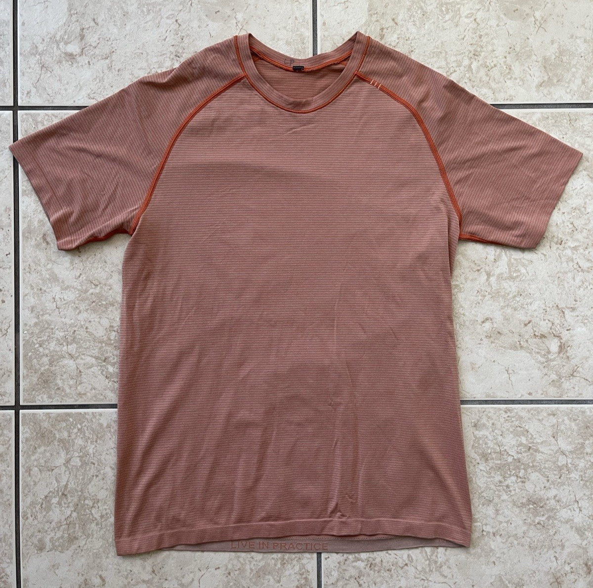 Lululemon Metal Vent Tech Men’s Short Sleeve Orange Medium Running Gym Exercise gallery