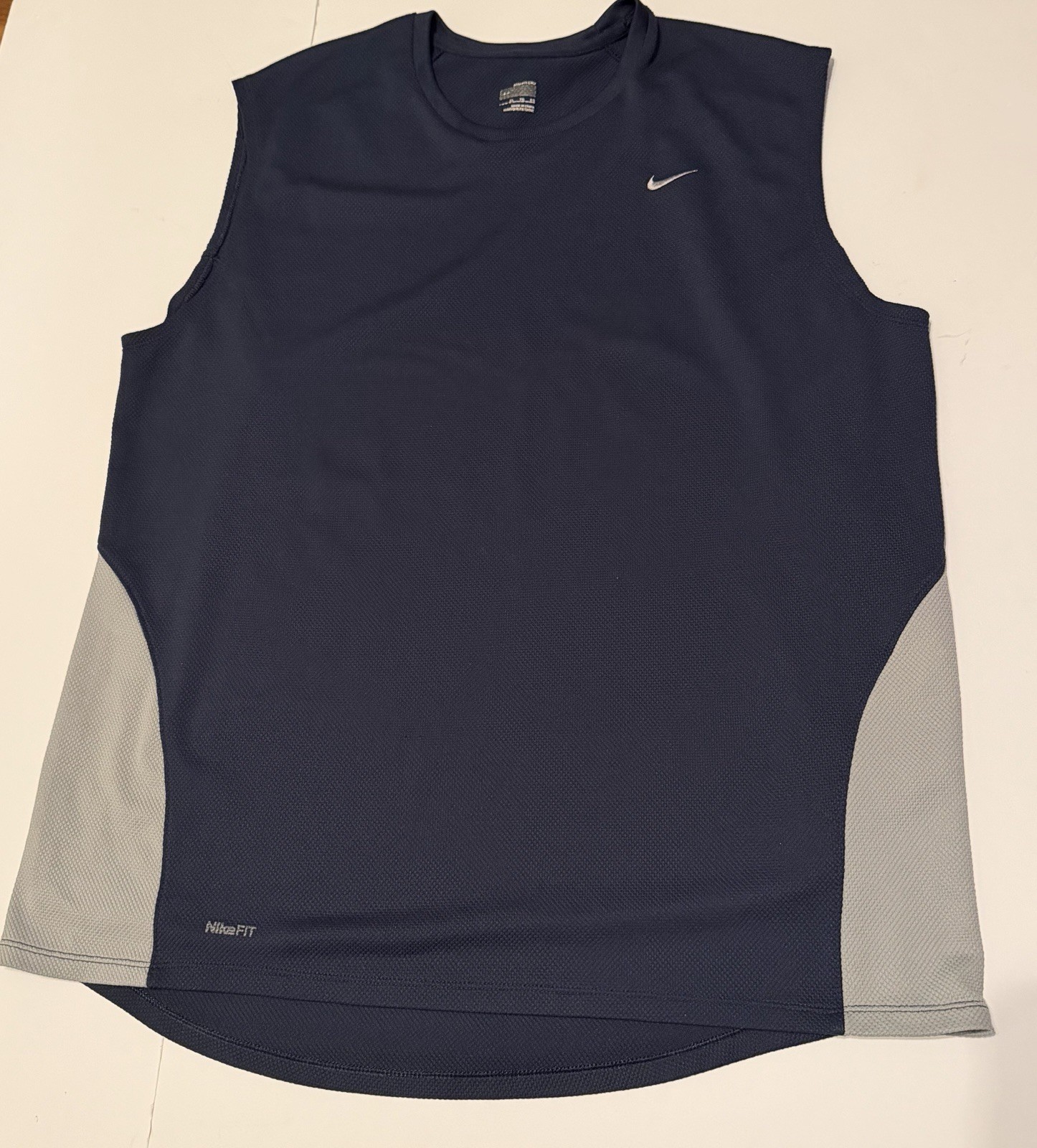 Nike Dri-FIT Shirt Mens Extra Large Navy Gray Sleeveless Training RN 56323 EUC gallery