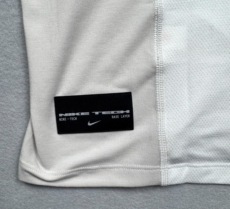 Nike Tech Men's Size XL Base Layer Training Shirt IB1522-100 gallery