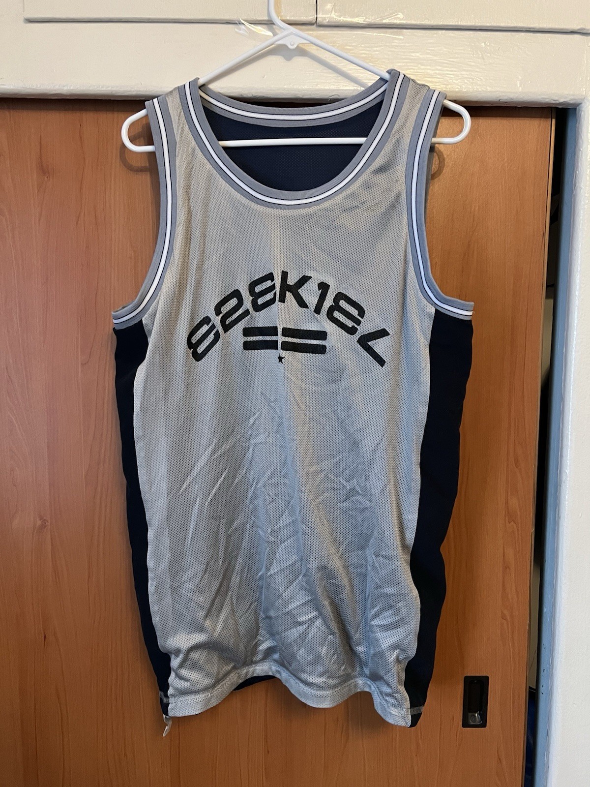 Vintage Ezekiel Y2K Reversible Basketball Jersey Men's Large 22x29 Blue Gray gallery