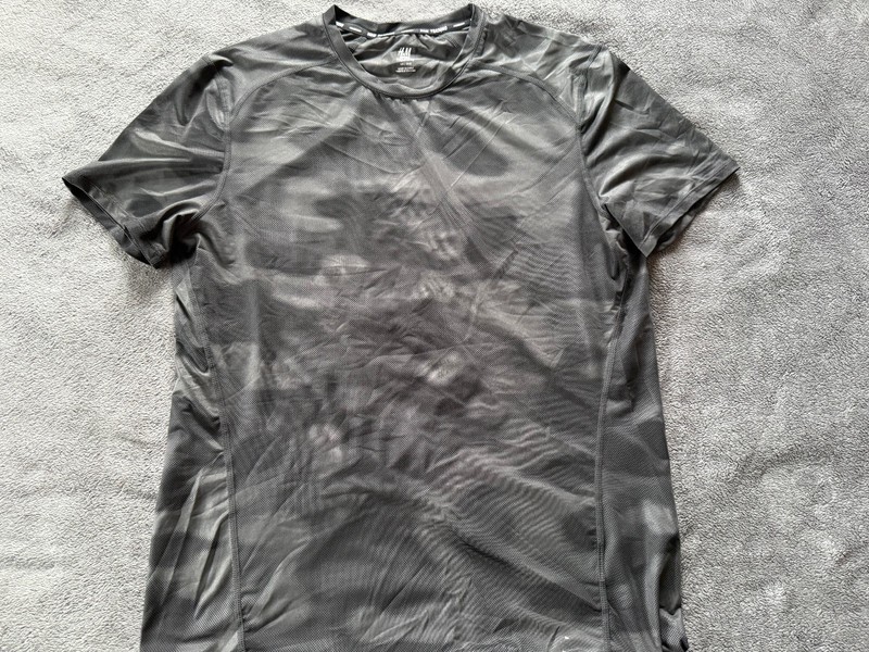 Men's HM Sport Training Black Camo Design SS Workout Shirt Large gallery
