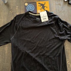 NWT Smartwool Men’s Size Small Merino 250 Base Layer Shirt Long Sleeve Wool