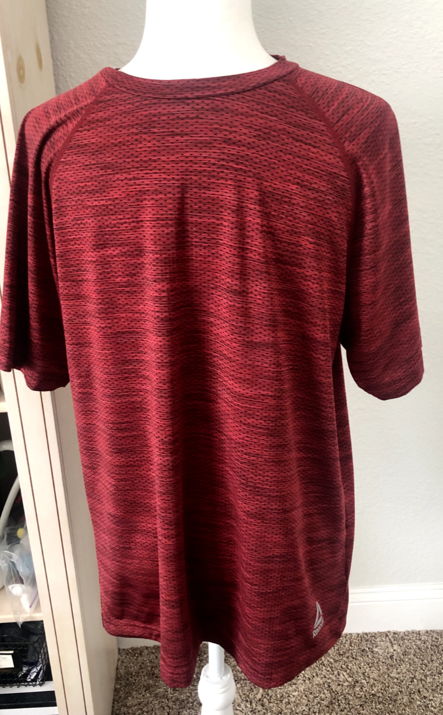 M REEBOK Burgundy Black Slub Knit Active MESH TEE T-Shirt LOGO Top Performance gallery