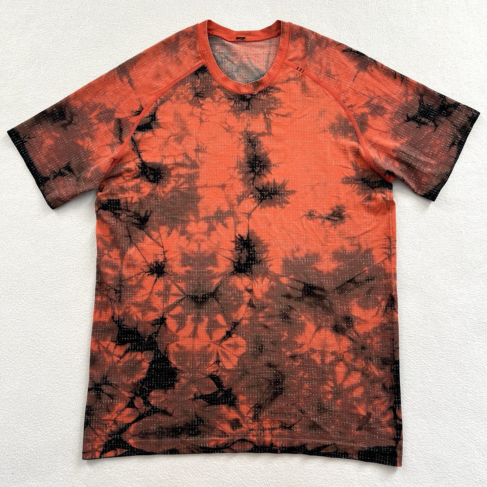 Lululemon Disconnect Marble Dye Red Graphite Grey Metal Vent Tech SS 2.0 Tee L gallery