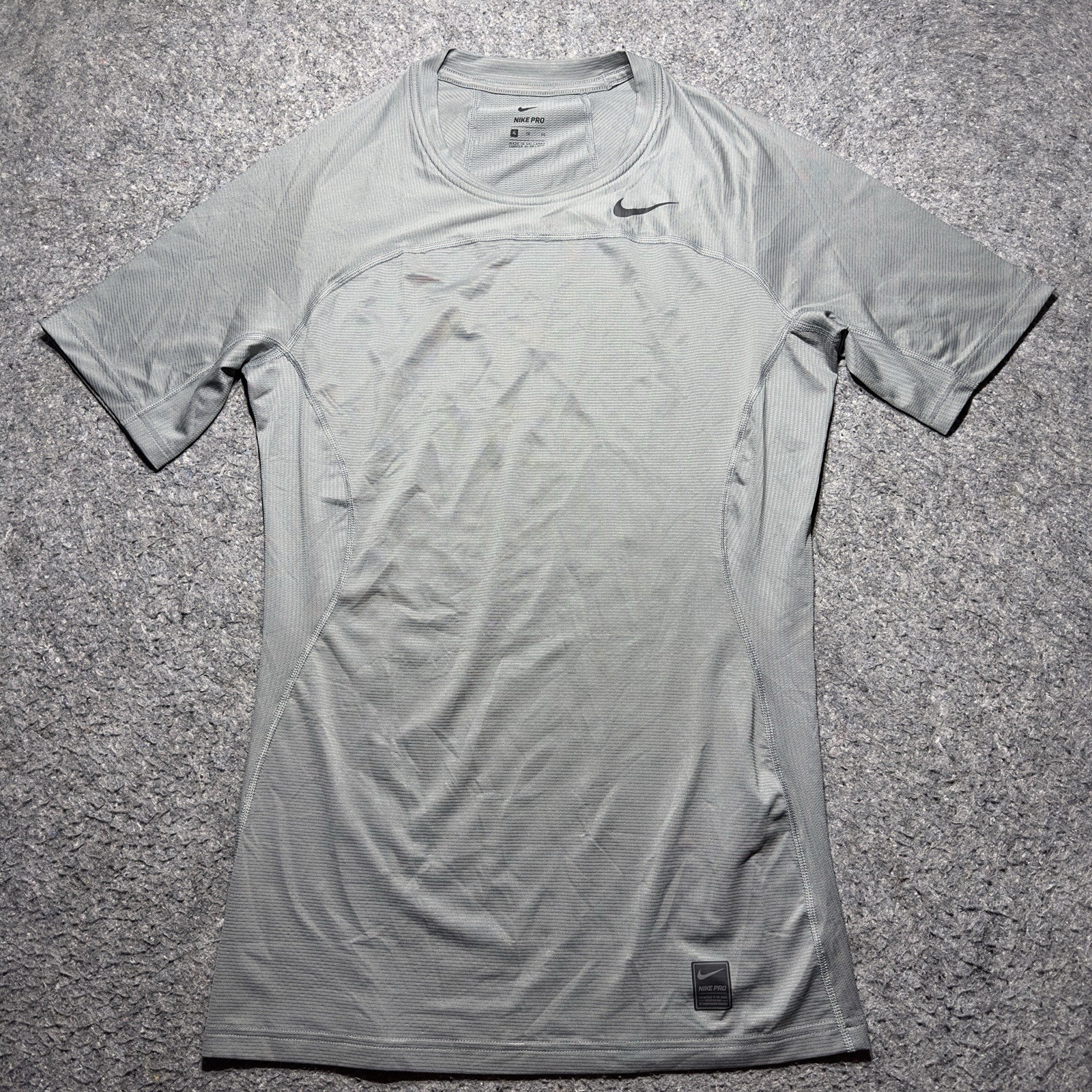 Nike Pro Shirt Mens/Teen XL Gray Short Sleeves Activewear Performance Tee New gallery
