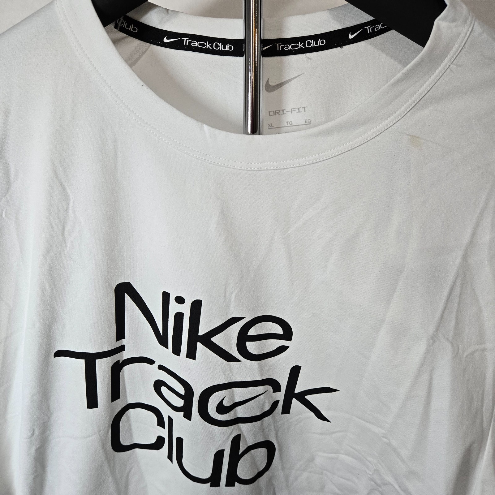 Nike Men's Track Club Dri-FIT Short Sleeve Running Top T-Shirt White Size XL gallery