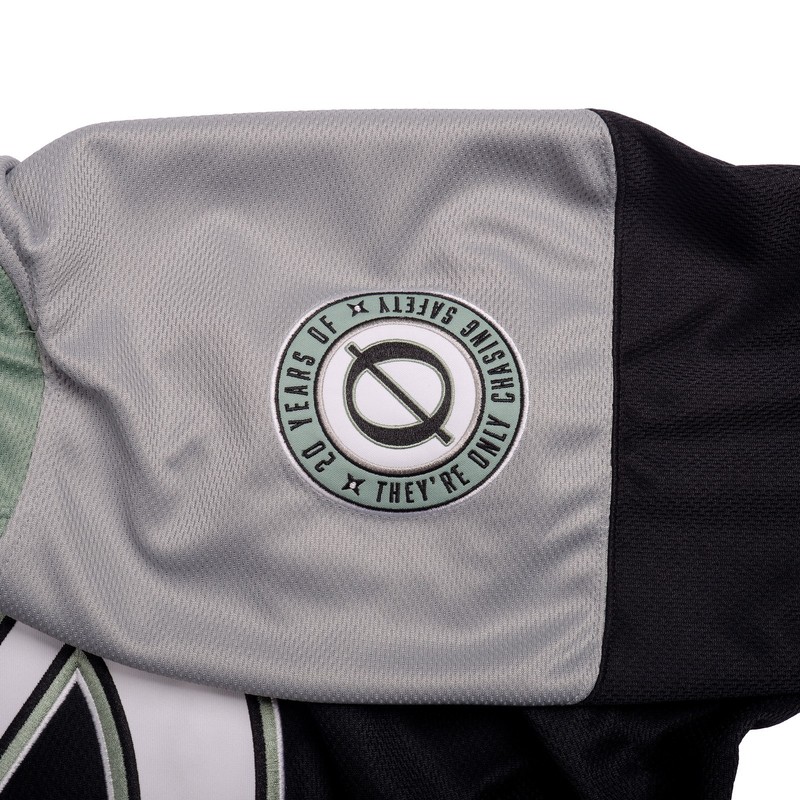 NWT Underoath X Violent Gentlemen 20 Years Hockey Jersey Men's Size XL VGHC gallery
