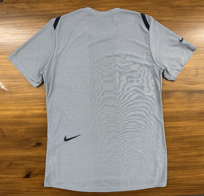 Nike Running Tech 14 09 11 05 Shirt Men's Medium Long Tall Gray S/S Crew gallery