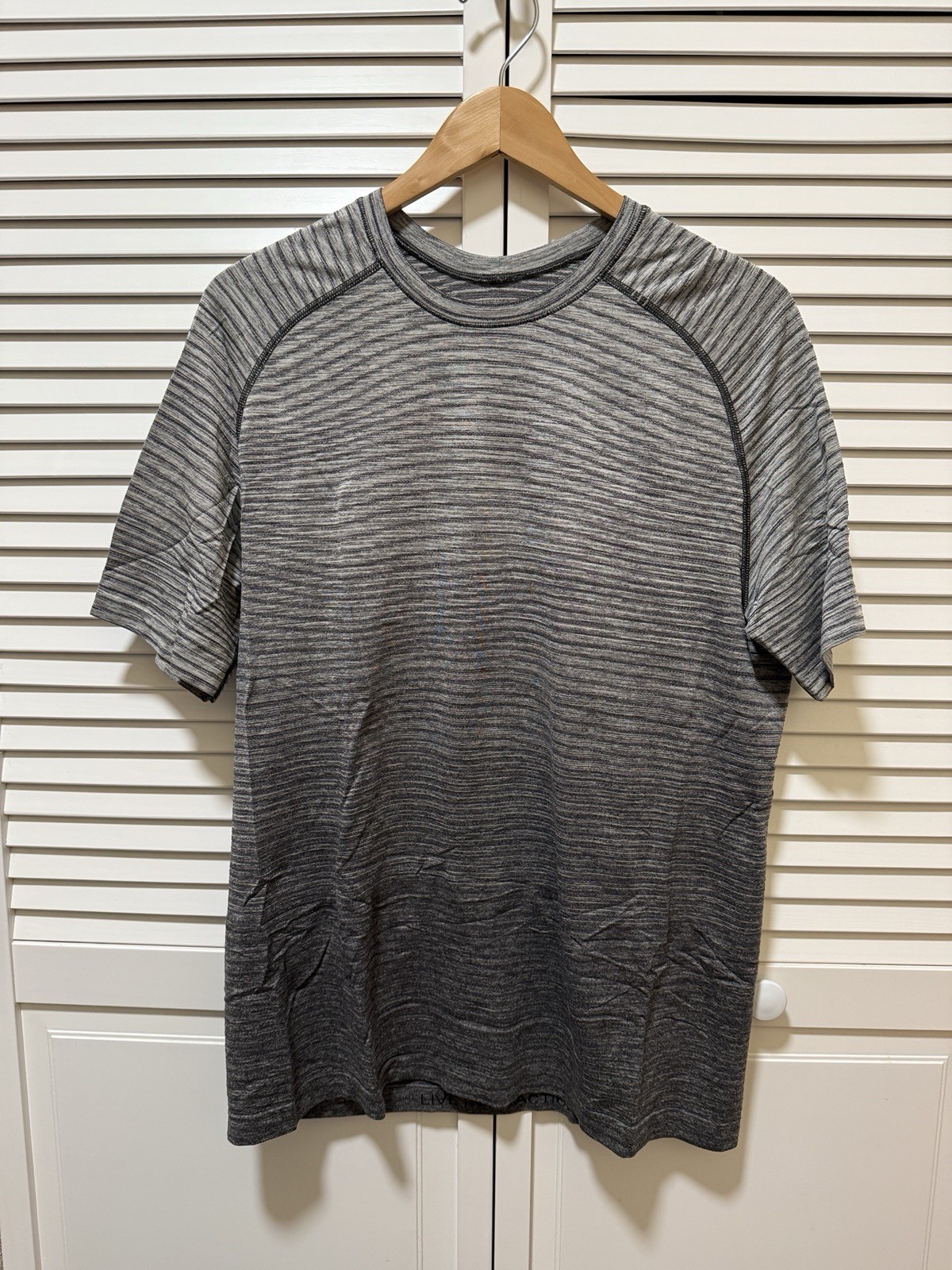 RARE COLOR Lululemon Metal Vent Tech Short Sleeve 2.0 Size L Graphite Gray Ombre gallery