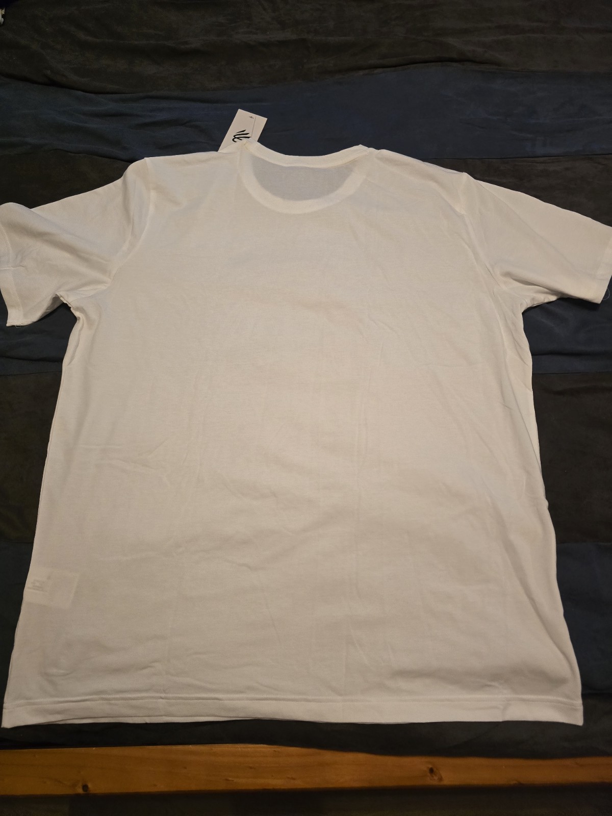 Under Armour Curry size 2XL Trend T-shirt White/Pink. gallery